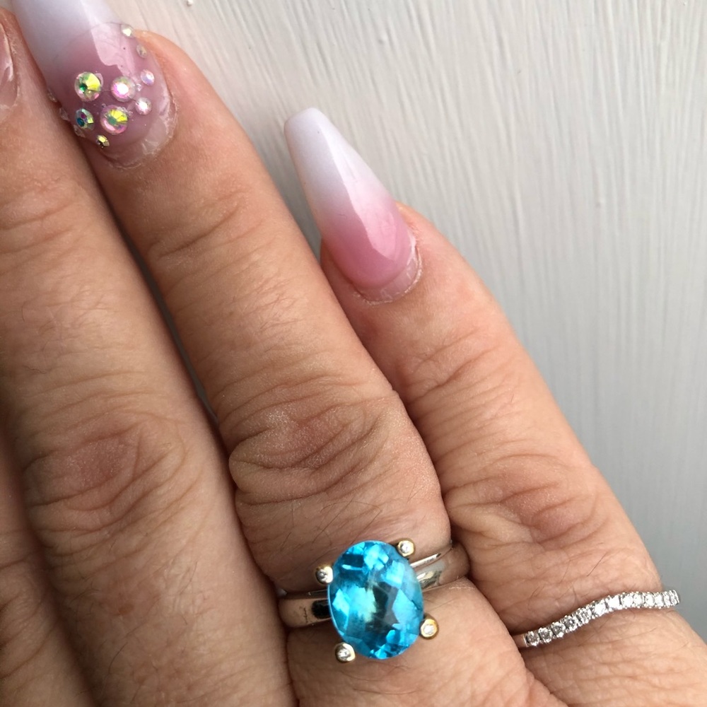 10kt white /yellow gold, diamond and topaz ring